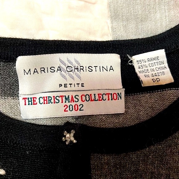 Black/gray checked Christmas cardigan with cute polar bears sporting red scarves - Picture 3 of 10